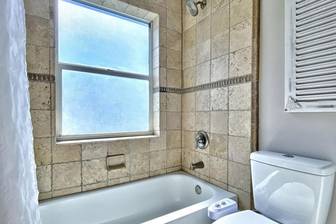 Apartamento On The Rocks 1 Clearwater Beach Exterior foto